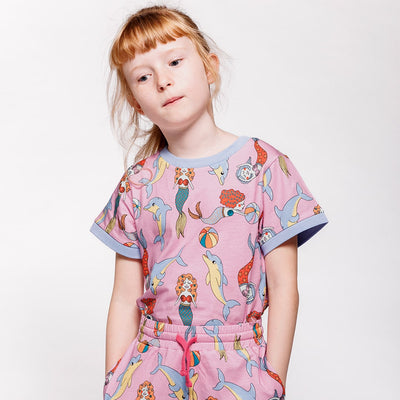 T-shirt med havfruer og delfiner