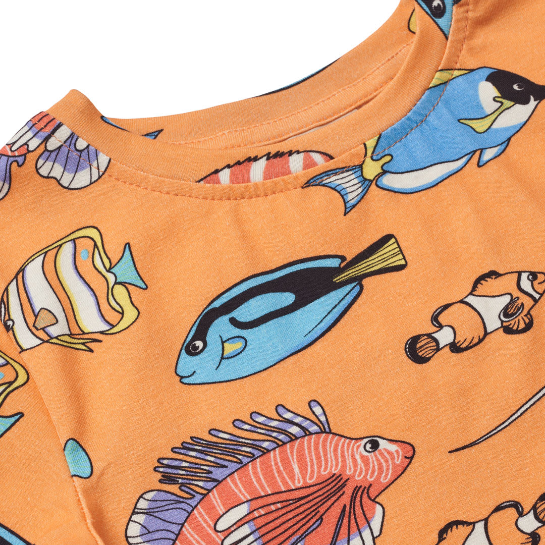 T-shirt med fisk