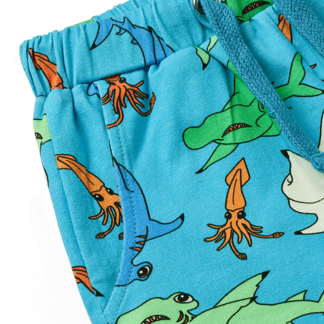 Shorts med hammerhajer