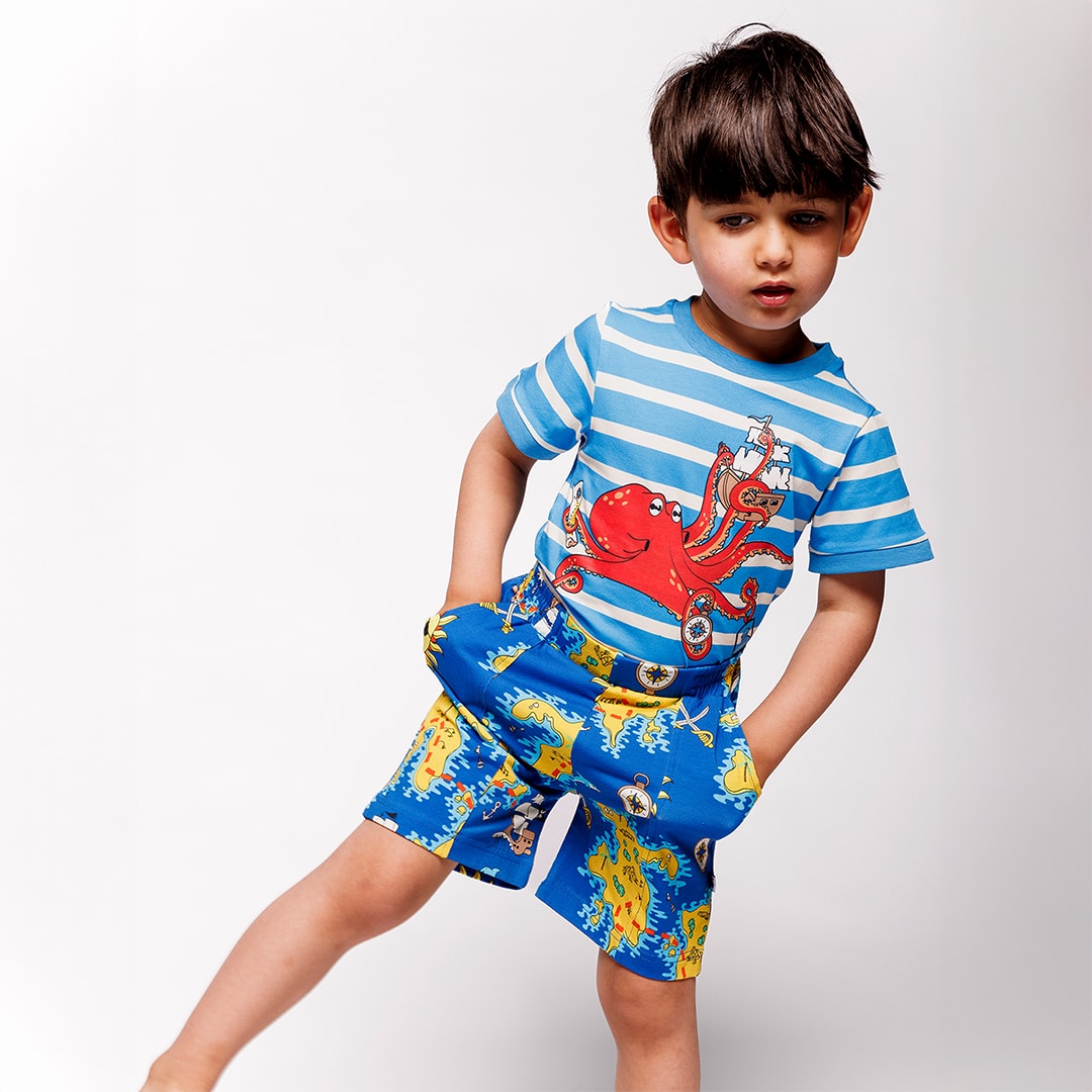 Shorts med piratkort